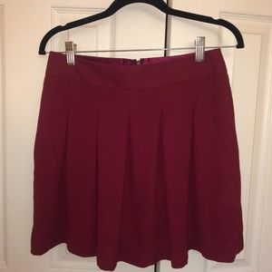 RED PLEATED SKIRT W/ POCKETS - BANANA REPUBLIC